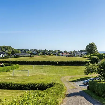 Raymond - 175m From The Sea By Interhome