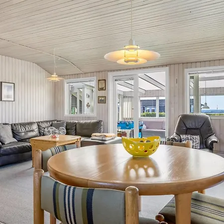 Raymond - 175m From The Sea By Interhome *