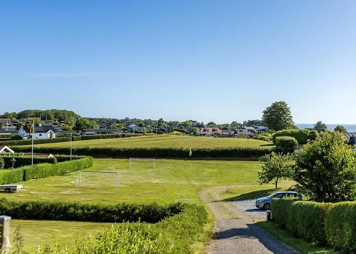 Raymond - 175m From The Sea By Interhome