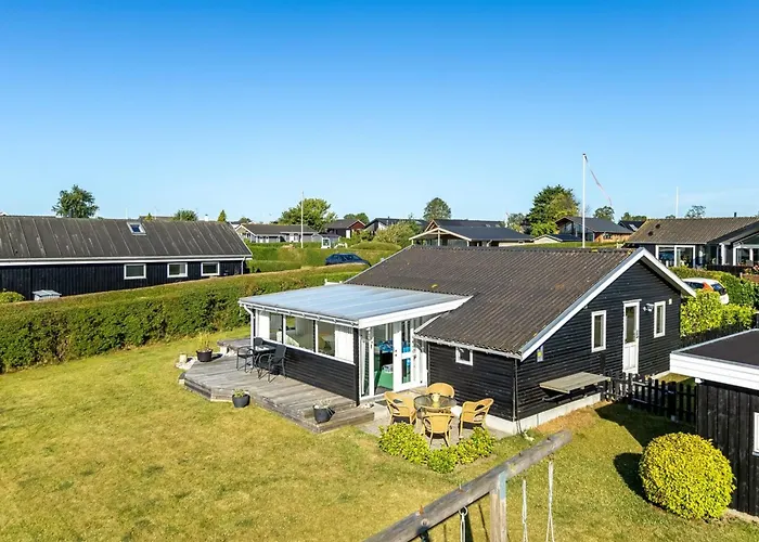 Raymond - 175m From The Sea By Interhome