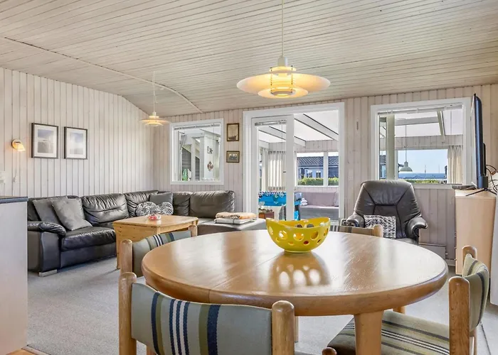 Raymond - 175m From The Sea By Interhome *